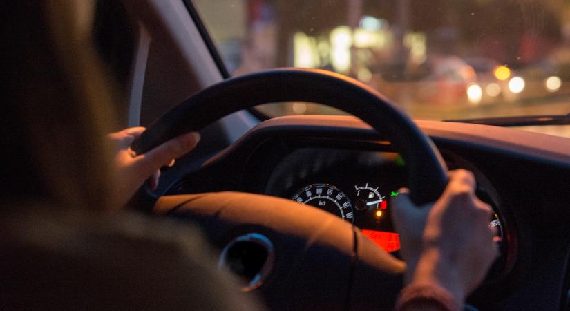 Azt hitte az autós, szabályos, ha 200-zal megy