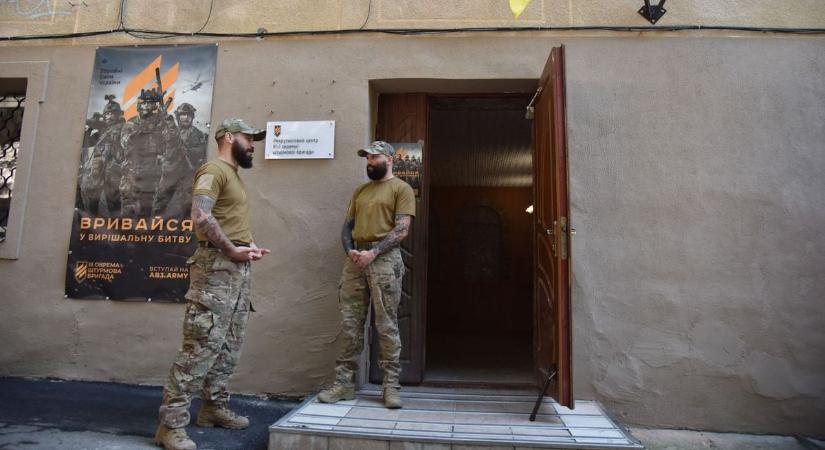 Újabb döbbenetes jogsértés Ukrajnában: toborzóközpontban tartanak fogva egy súlyos betegségben szenvedő kárpátaljai magyart