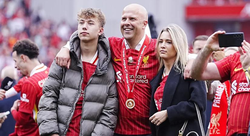 "Üzenem apádnak, húzzon el, mielőtt valami rossz történik vele" - brutálisan beleszálltak a vezetőedző gyerekeibe