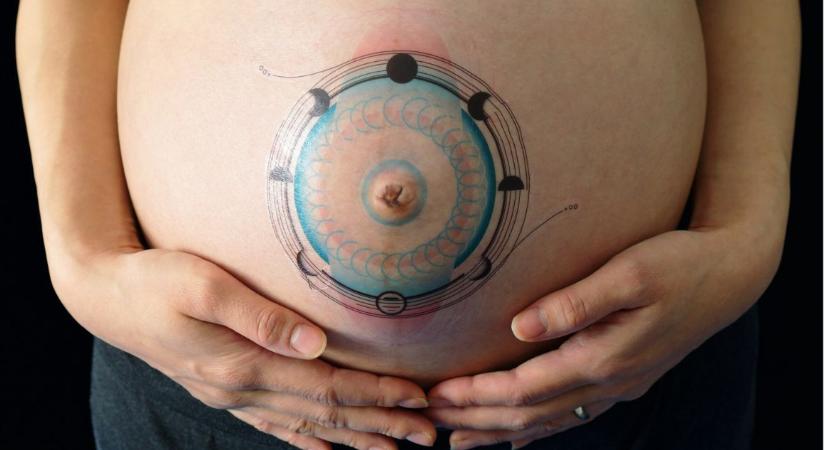 Terhességi tévhitek: mi igaz ezekből? Tényleg el kell ajándékozni a cicát?