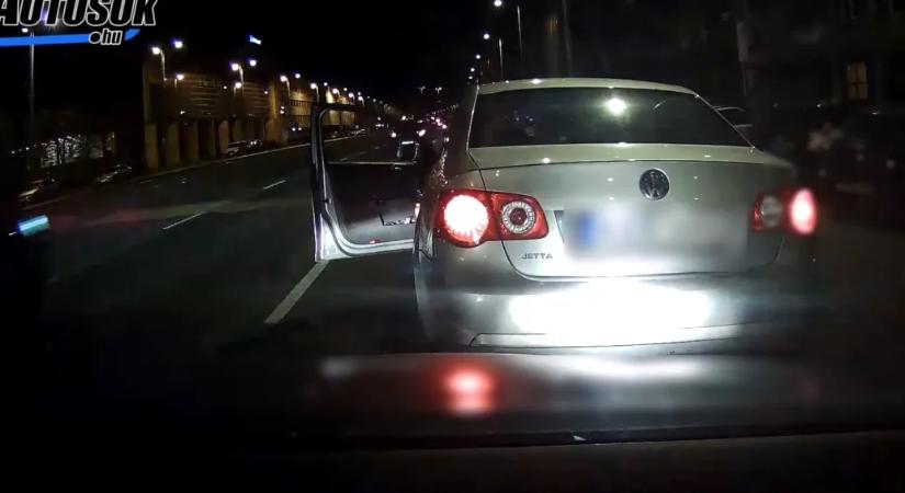 Fegyverrel fenyegetőzött egy közveszélyes sofőr a Hungária körúton