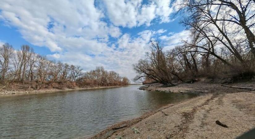 Több centiméteres apadás a Dunán a szombat reggeli adatok szerint