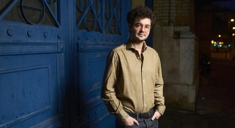 „Nem tudok betelni a világgal!” – Új helyek belakásáról Purosz Leonidasszal