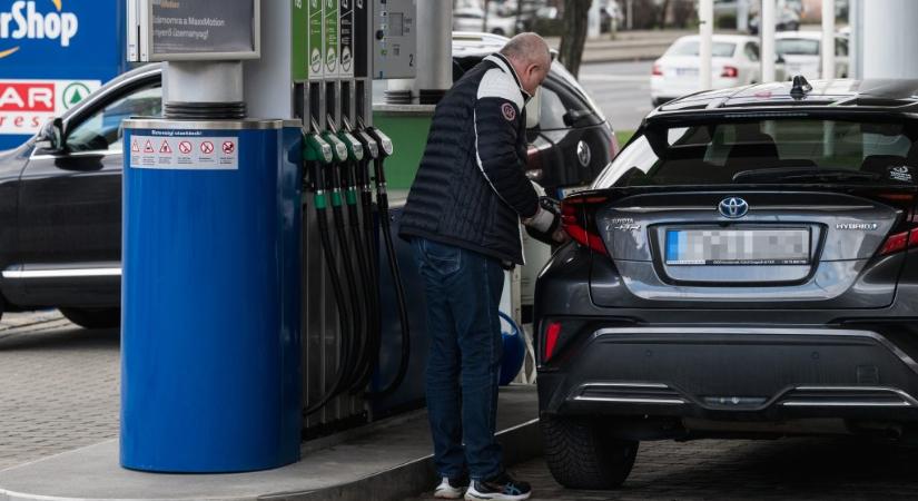 Szombaton tovább csökken a benzin és a gázolaj ára