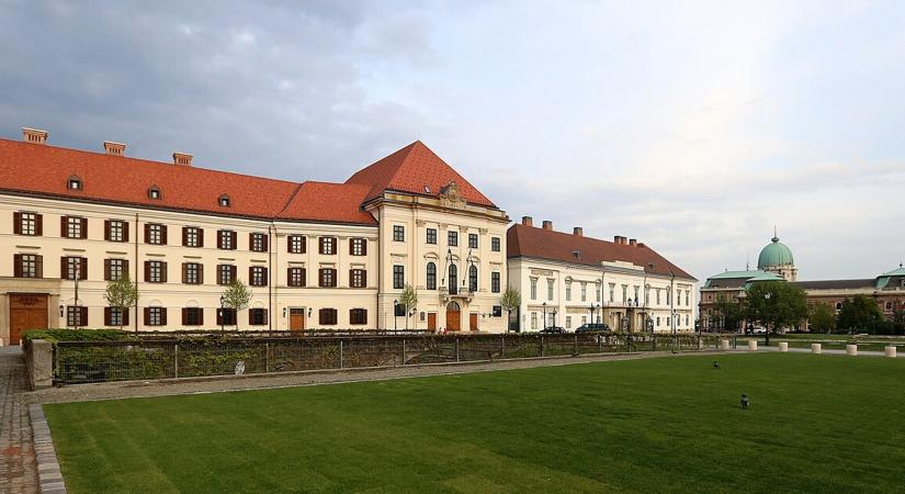 Mi legyen a Karmelita sorsa? Zoboki Gábor a lehetséges funkciókról beszélt