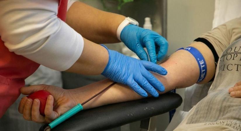 Már egy óra alatt is életet menthetsz: itt vannak a következő véradások helyszínei és időpontjai