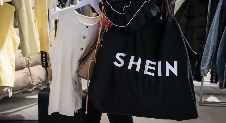 Dagad a botrány! Rákkeltő, holttesteket tartósító anyaggal dolgozhat a Shein