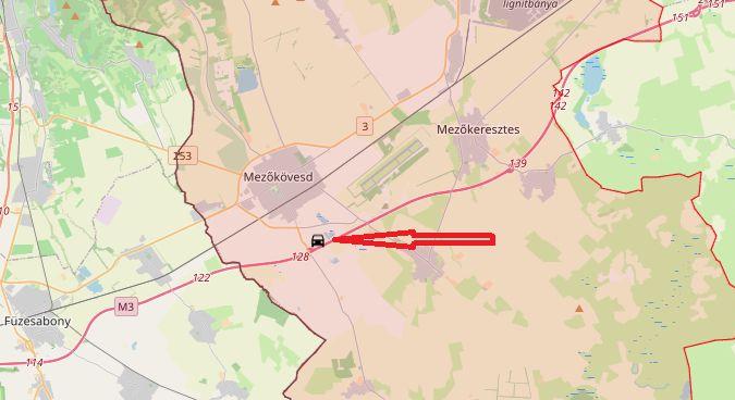 Korlátnak ütközött egy autó Mezőkövesdnél