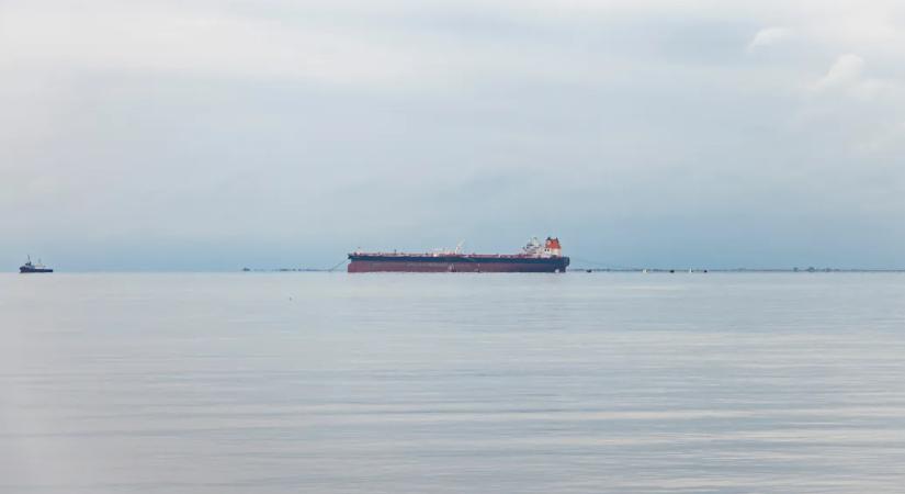 Irán újra szigorú katonai felügyelet alá vonta a Hormuzi-szorost