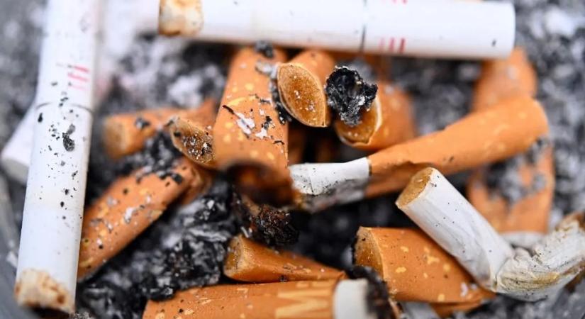 Drasztikus dohányzási tilalomra készül ez az ország: több milliós bírság jöhet