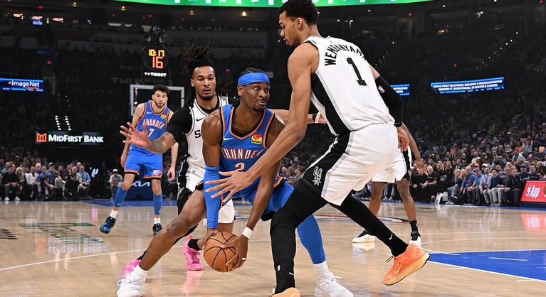 Új dinasztia születhet Amerikában, aminek egy hórihorgas francia állna útjába