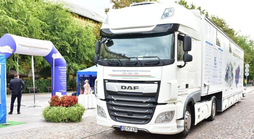 Ingyenes ultrahang és vérvétel: mutatjuk, hogyan juthat be a szűrőkamionba!