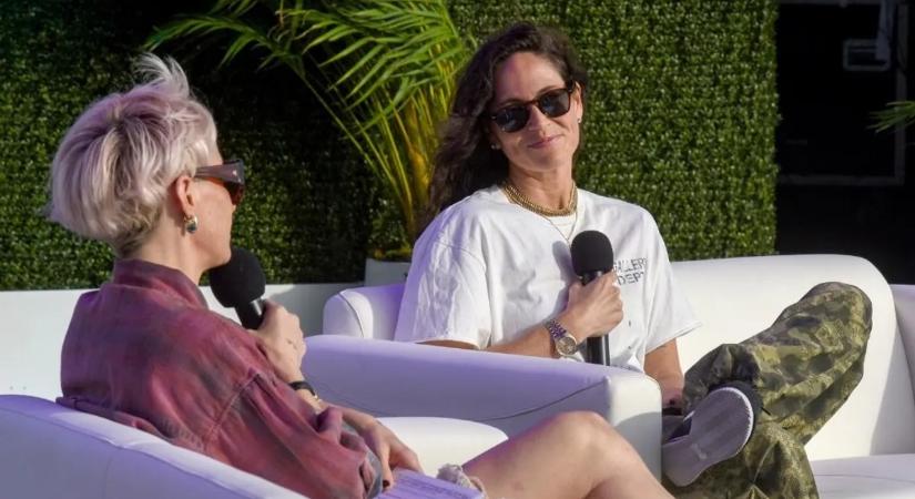 Ledöbbentek a rajongók: szakított barátnőjével az aranylabdás női focista