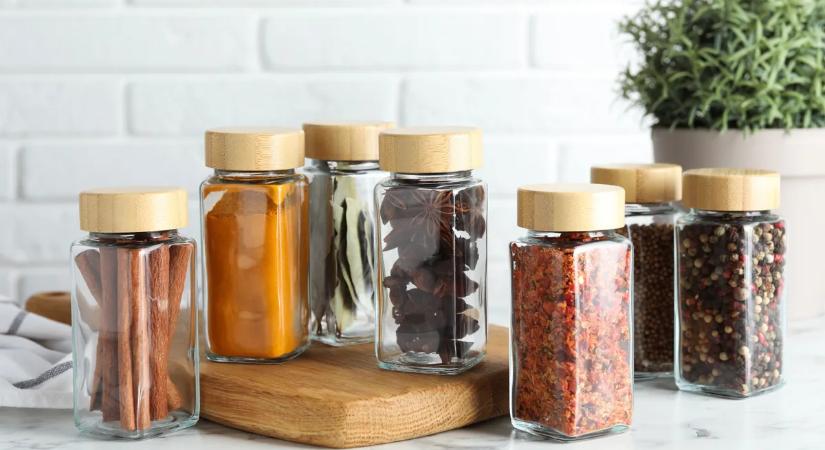 Nem a szemetesben a helyük – A lejárt fűszerek felhasználása a háztartásban