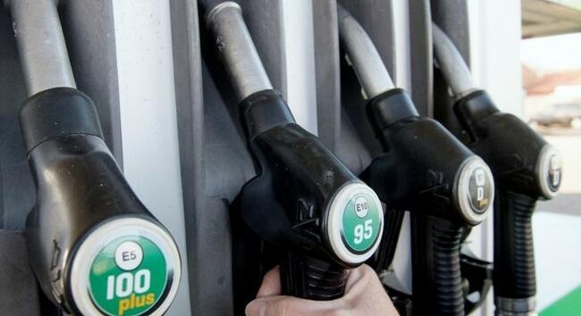 Döntött a kormány: marad a védett üzemanyagár, az Országgyűlés elé kerül a javaslat