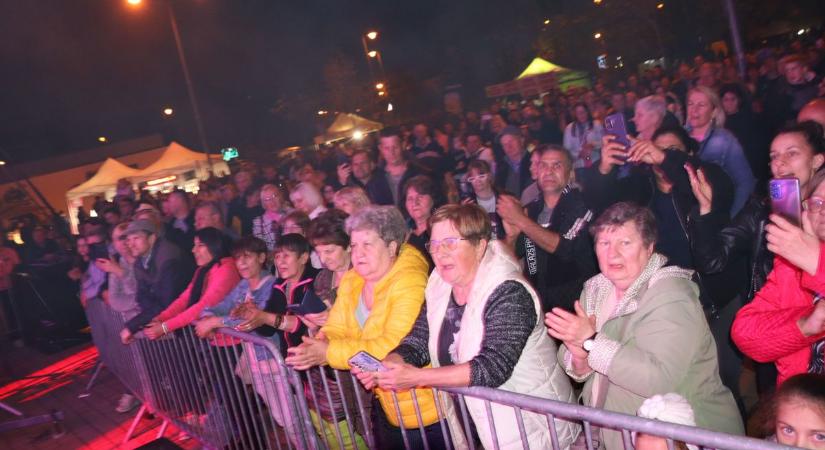 Balázs Pali robbantott a celldömölki tulipánfesztiválon - sok, sok fotó