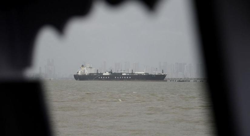 Rendkívüli bejelentés: tüzet nyitottak a hajókra a Hormuzi-szorosban, teljes a káosz – senki se tudja, mi történik most