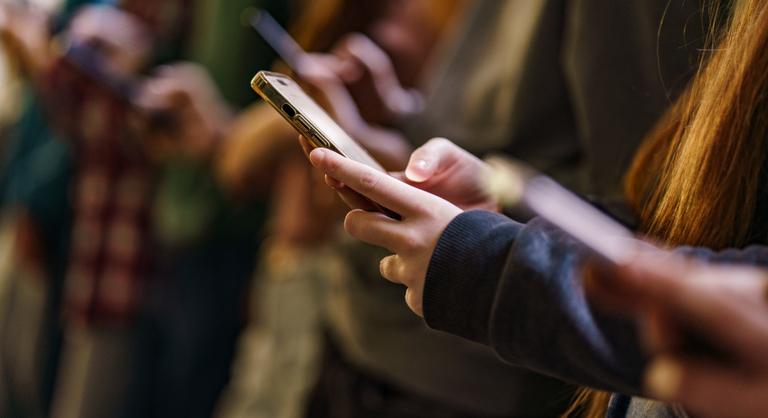 Új AI-alapú rendszer térképezi fel az antiszemitizmust milliárdnyi közösségi médiás tartalomban