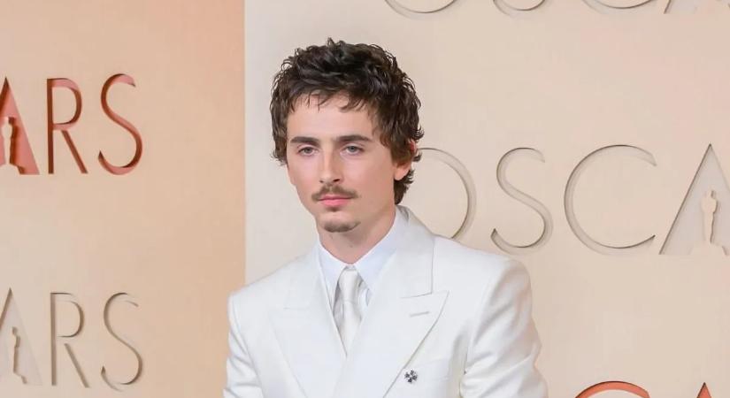 „Köszi, Timmy!” – Timothée Chalamet-t hanyag eleganciával döngölte földbe a londoni Operaház vezetője