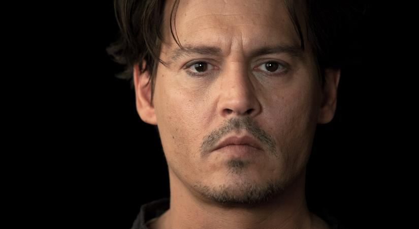 Tapsvihar fogadta Johnny Depp-pet, a színész bemutatta új filmjének egyik jelenetét
