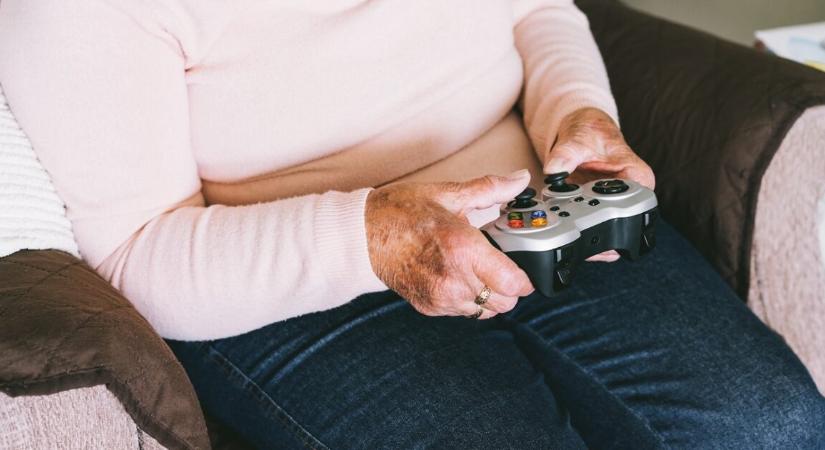 Rendőrök hatoltak be egy 91 éves nyugdíjashoz -mindenki megdöbbent odabent