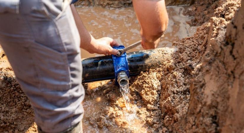 Csőtörés miatt szünetel az ivóvízellátás Győr egyik utcájában