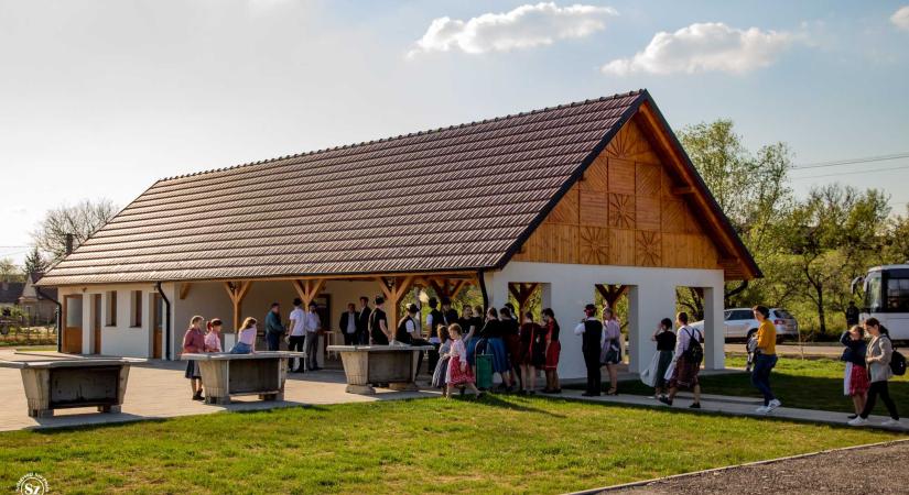 Új piacteret avattak a szilágysági Kémeren