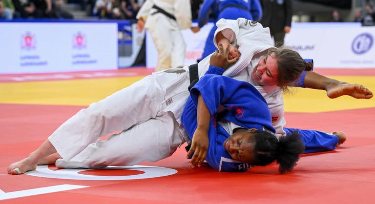 Nem történt meglepetés Tbilisziben, megvédte Eb-címét Özbas Szofi