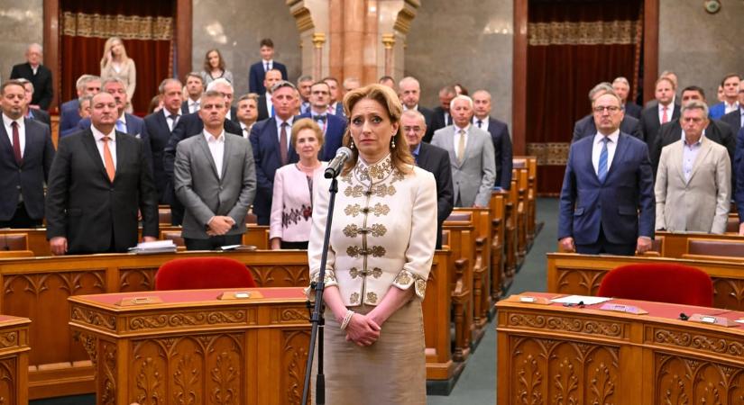 A leköszönő fideszes űrbiztos sejtelmesen üzent: Méltányosságból nem sorolunk még neveket, de kérjük, távozzanak önként a közösségünkből