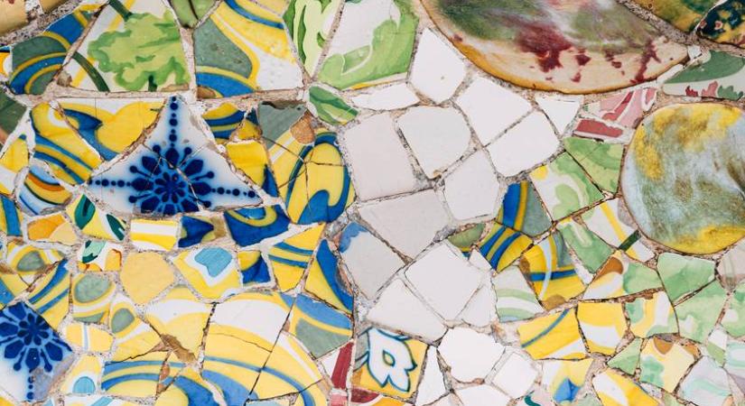 Régi vagy törött tányérokból tündéri dekor: gyerekekkel is elkészíthető