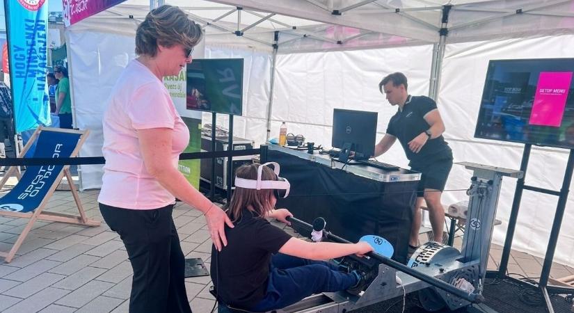 Kajakkal a Gerecsén? Virtuális hullámok és cápák várták a túrázókat a célban