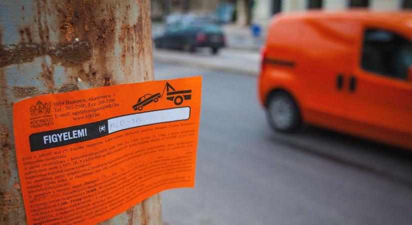 Új közlekedési tábla Pécsen: több tízezer forintos bírság, vagy az autó elszállítása is jöhet
