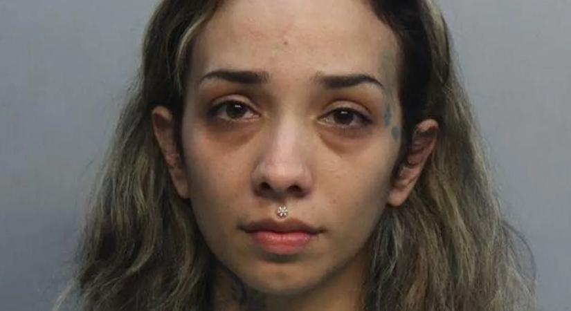 „Anya letett és itt hagyott” – kitette az utcára a kisfiát egy nő, döbbenetes, mivel védekezett a rendőrök előtt