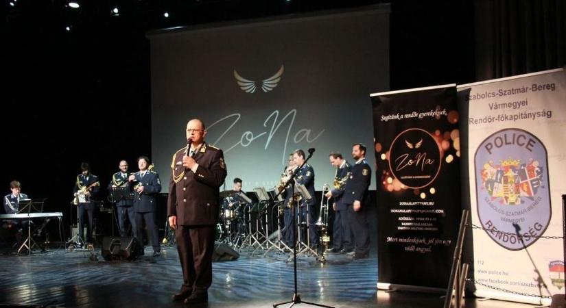 Egy kislány gyógyulásáért fut a főkapitányság csapata