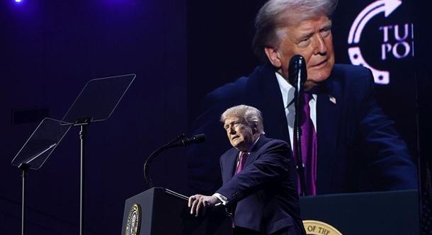 Trump újabb kritikával esett neki a NATO-nak