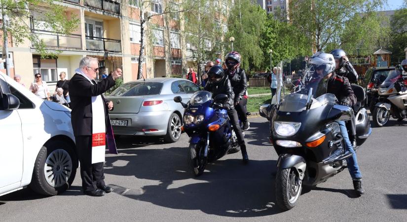 Motorosok a városon át: dübörgés a celldömölki Tulipán Fesztiválon - fotók