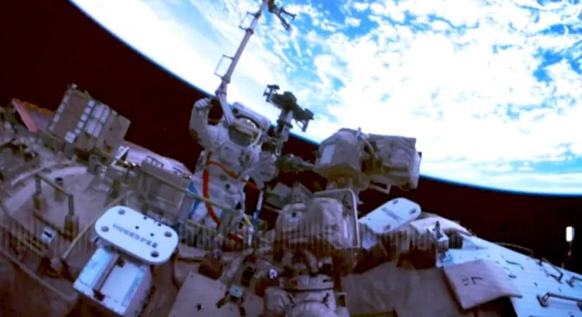 6 hónapja vannak az űrben, most derült ki, hogy egy hónapig még nem hozzák haza őket