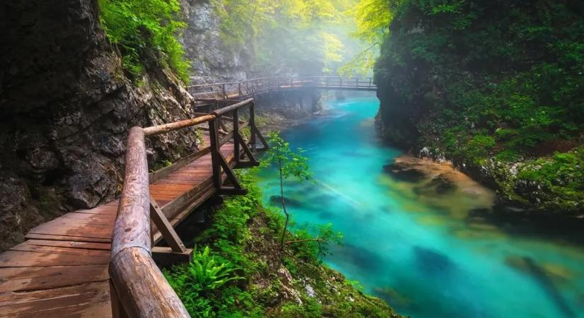 Hatalmas kártérítést követel a magyar nő, akinek kő zuhant a fejére a népszerű turistalátványosságnál