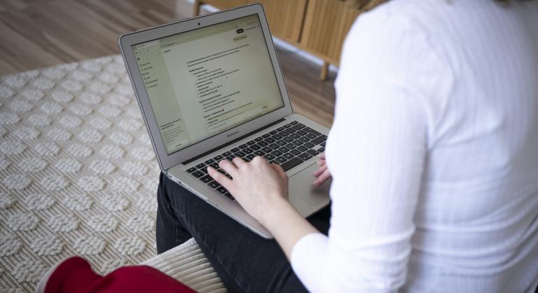 Az irodalomba is behatolt a mesterséges intelligencia, jaj a művészeknek