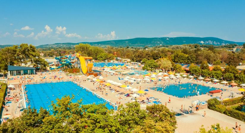 Ingyenes termálfürdőzés egy napig, fürdős kutatás és a legendás fürdősó