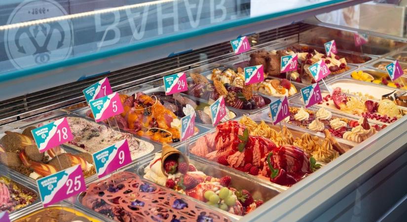 Vajon idén mit nyalunk a Balatonnál? A fagyiverseny hatására több a turista, van, aki kifejezetten kóstolni jön