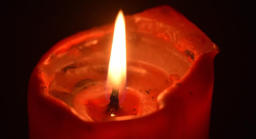 Családja elcsukló hangon közölte a nyilvánossággal: Ma reggelre elhunyt Marosi József