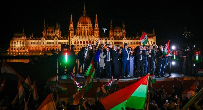 Megvan a végeredmény: újabb mandátumok kerültek a Tiszához, rekordtöbbséget szereztek Magyar Péterék