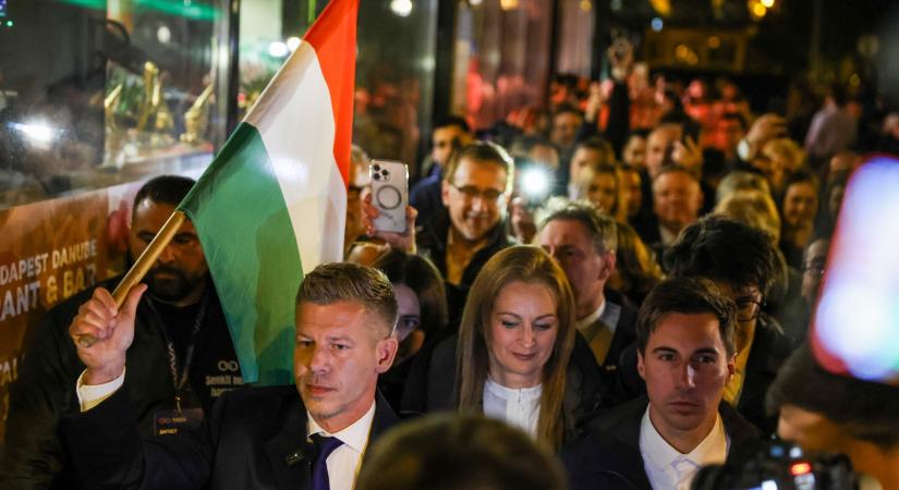 Hann Endre mérése tűpontos volt: a hivatalos végeredmény szerint a Tisza 141, Fidesz 52, Mi Hazánk 6 képviselőt küld a parlamentbe