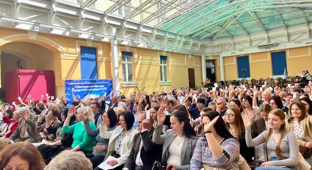 Megtartotta tisztújító közgyűlését a KMKSZ: Brenzovics László maradt a kárpátaljai magyarság élén