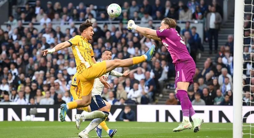 Kétszer is vezetett, de a 95. percben kapott góllal bukta a győzelmet a Spurs