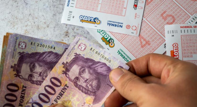 Elvitték a 6,78 milliárdot az ötöslottón, de még nem dőlhet hátra, ezt kell most tennie a nyertesnek