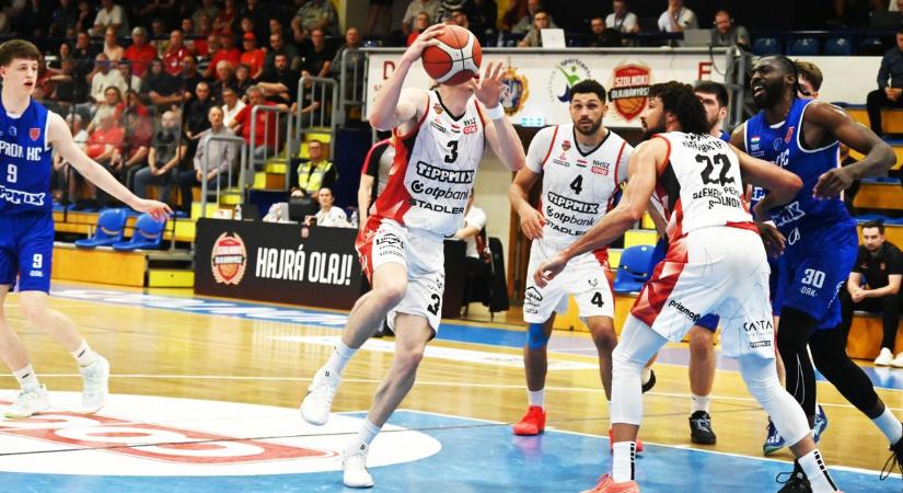 Imponáló Olajbányász-győzelem született a negyeddöntő rajtján – galériával