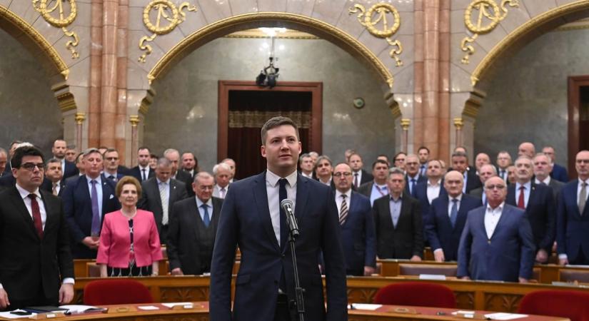 Rogán jobbkeze elől szerezte meg 141. mandátumát a Tisza Párt