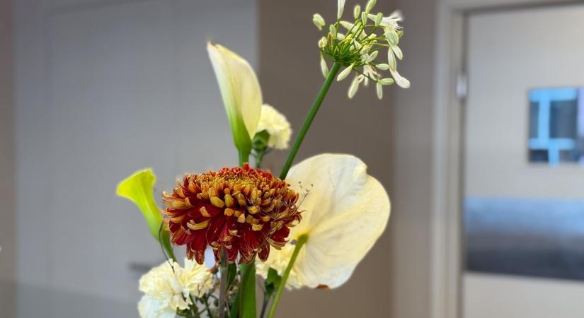 Titkolják a virágárusok: Ha ezt öntöd a virág vízébe hetekig friss marad a csokrod